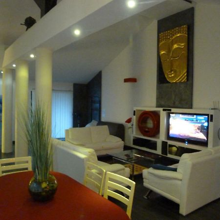 Holidays In Paris Loft Design & Atypique Avec Jardin Apartment Massy  Exterior photo