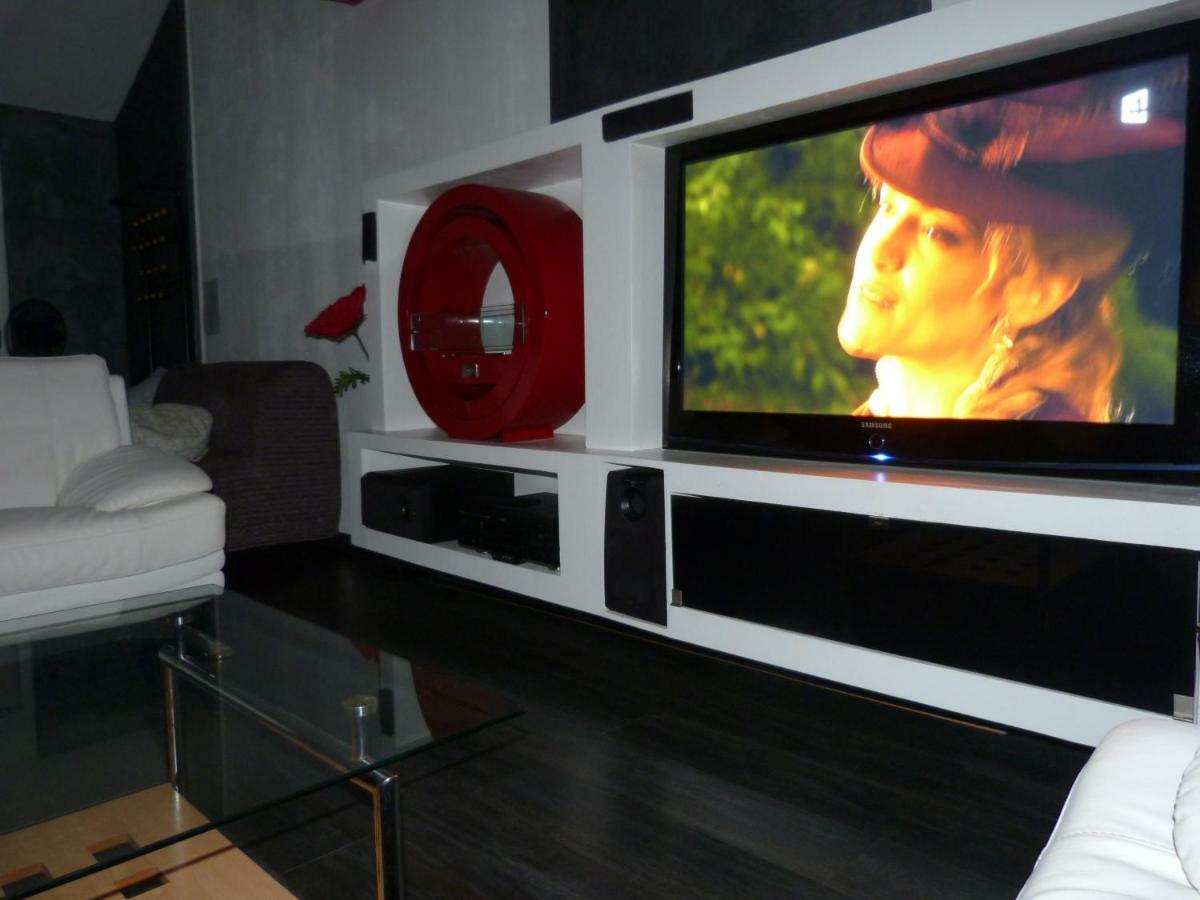 Holidays In Paris Loft Design & Atypique Avec Jardin Apartment Massy  Exterior photo